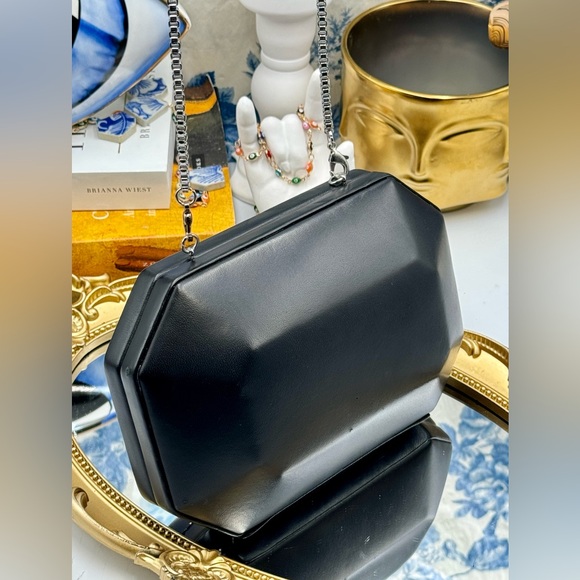 🆕 LULU GUINNESS 🧿 NWOT Black Leather Gem Clutch on a Chain - Picture 3 of 16